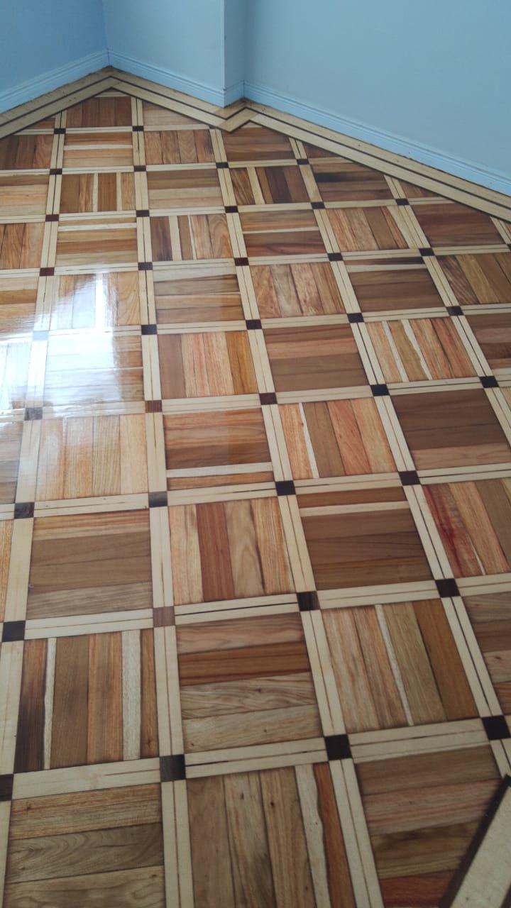 Piso parquet geométrico en espiga — Pisos ATM Colombia